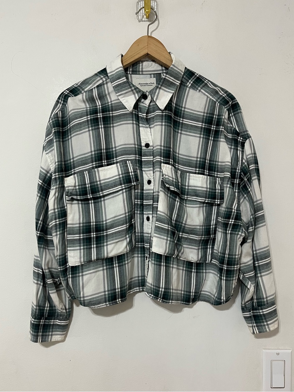 Abercrombie &‎ Fitch Soft A&F Cropped Plaid Flannel Top Womens M White Boxy - Picture 2 of 5